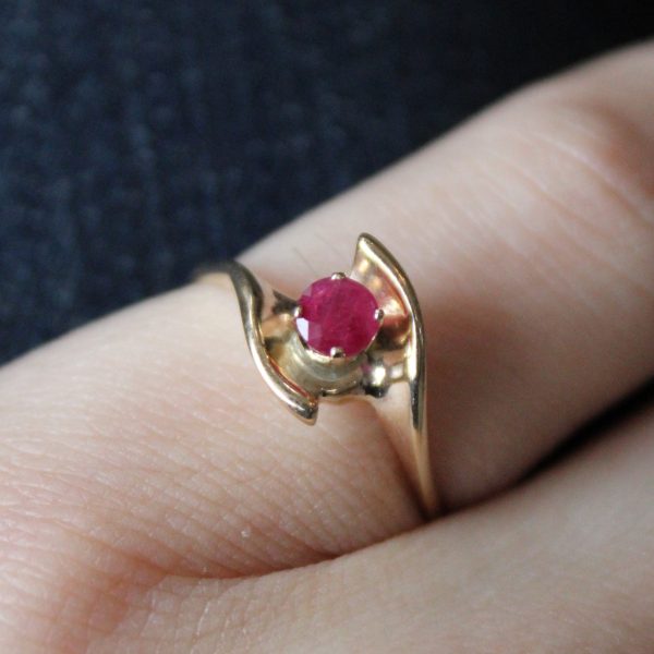 Synthetic Ruby Abstract ring | 0.27ct | SZ 6.5 | on Sale